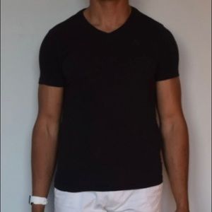 Black Aeropostale V-Neck T Shirt Size Medium